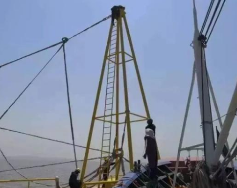 kaiyun卸扣协助完成金塘大桥拦阻网的安装.png
